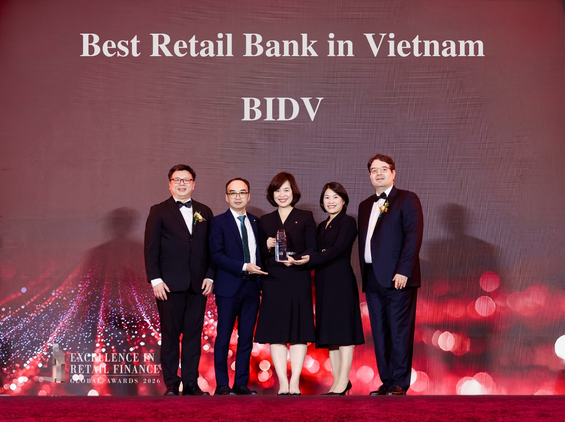 BIDV viết tiếp thập kỷ dẫn đầu với c&uacute; đ&uacute;p giải thưởng Ng&acirc;n h&agrave;ng B&aacute;n lẻ tốt nhất Việt Nam Tiền gửi tốt nhất Ch&acirc;u &Aacute; - Ảnh 1.