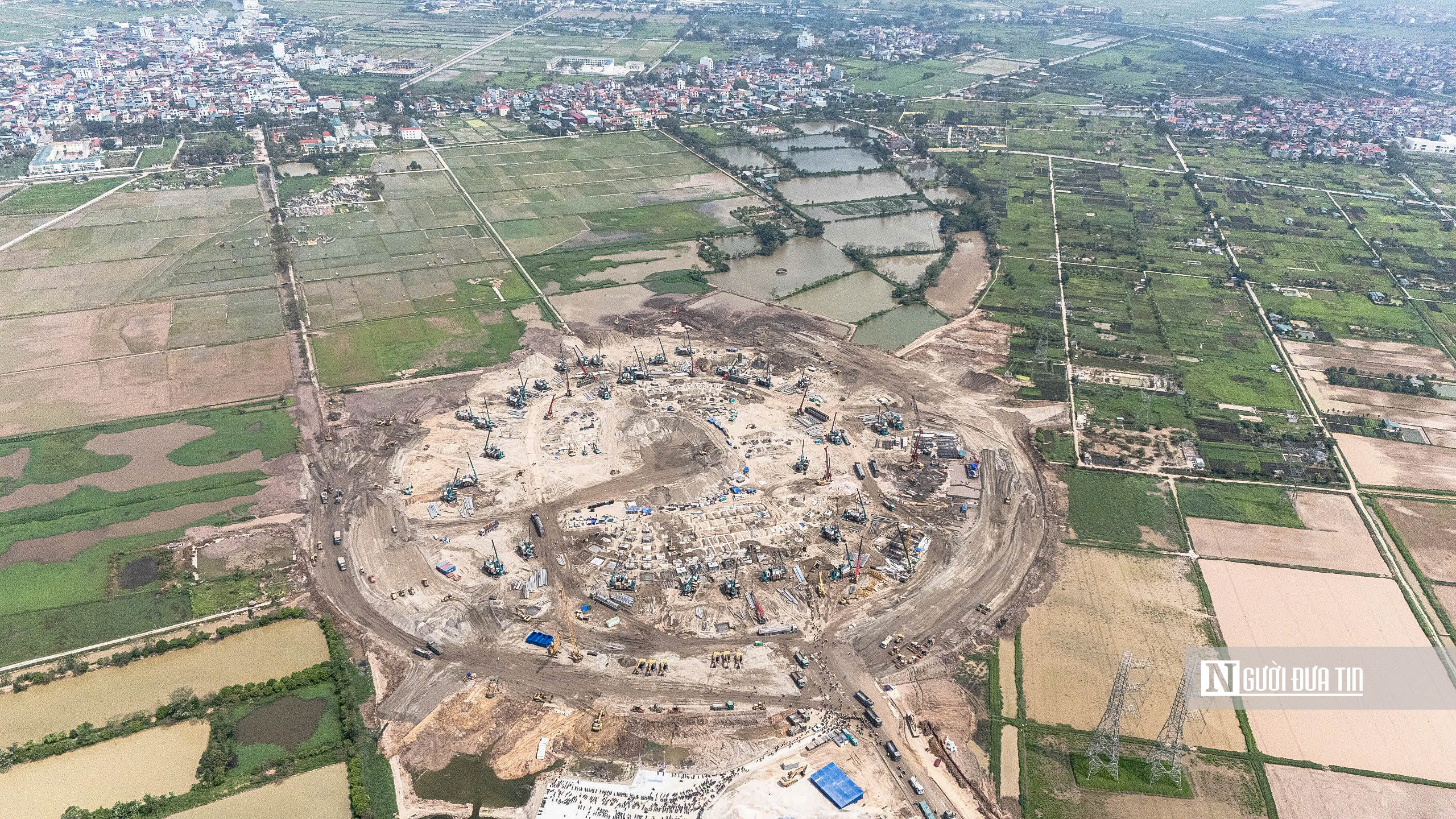 Đại c&ocirc;ng trường thi c&ocirc;ng s&acirc;n vận động lớn nhất thế giới ở H&agrave; Nội - Ảnh 2.