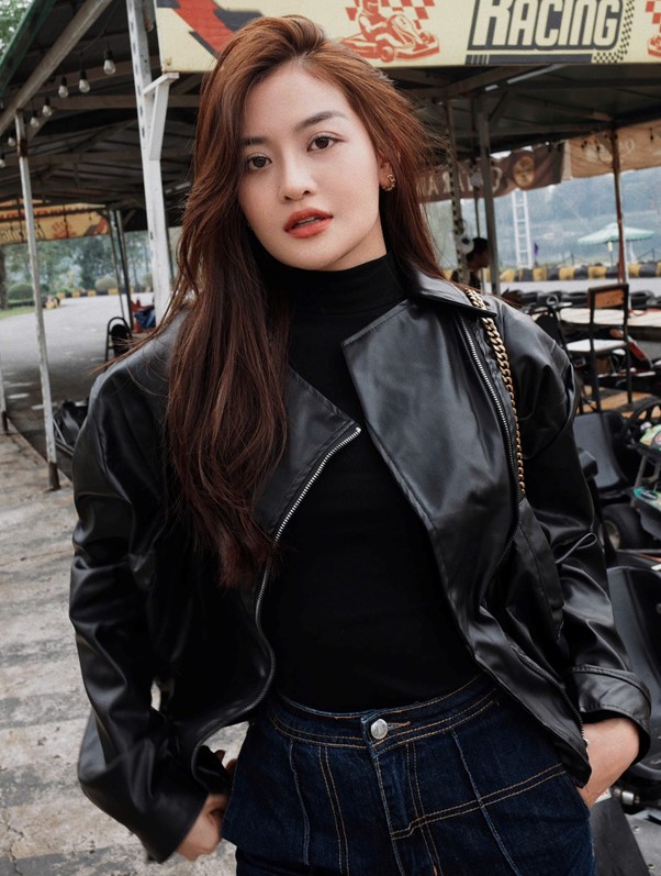 Nhan sắc xinh đẹp của "người y&ecirc;u cũ" đang nhận "gạch đ&aacute;" tr&ecirc;n phim giờ v&agrave;ng VTV  - Ảnh 10.