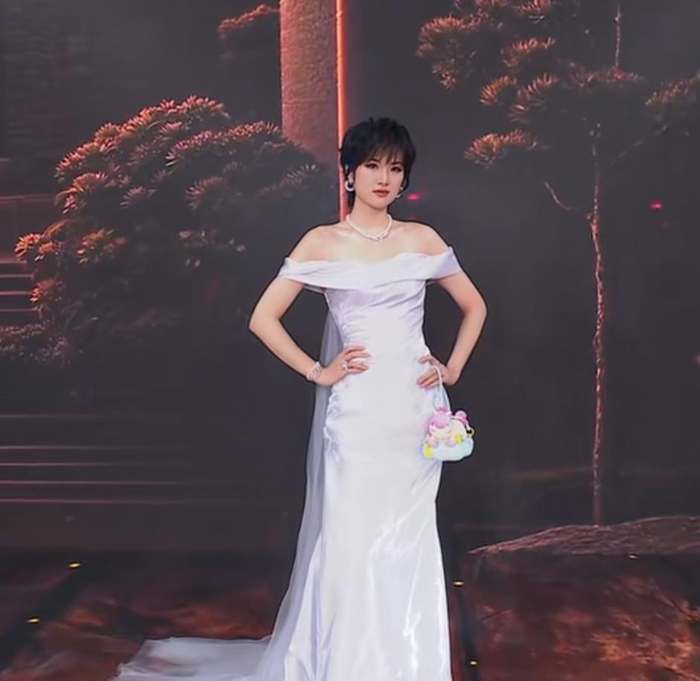 Tiểu thư giàu có bậc nhất showbiz là cử nhân Harvard, ở biệt thự nghìn tỷ đồng, vào giới giải trí vì đam mê- Ảnh 4.