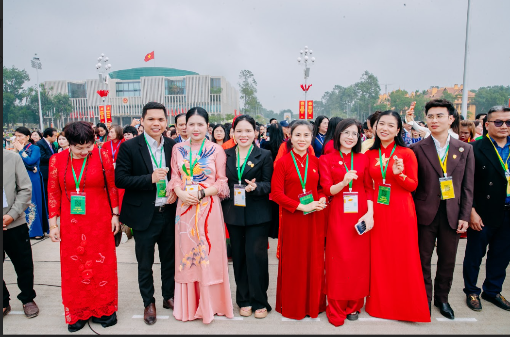 600 đại biểu trồng cây tại "Vườn cây ơn Bác" - Ảnh 2.