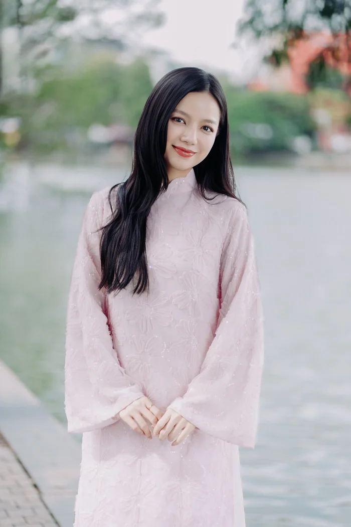 "Phượng hoàng tái sinh của Vbiz": Bị bỏ quên 10 năm, xuất hiện trở thành gương mặt được săn đón - Ảnh 3.