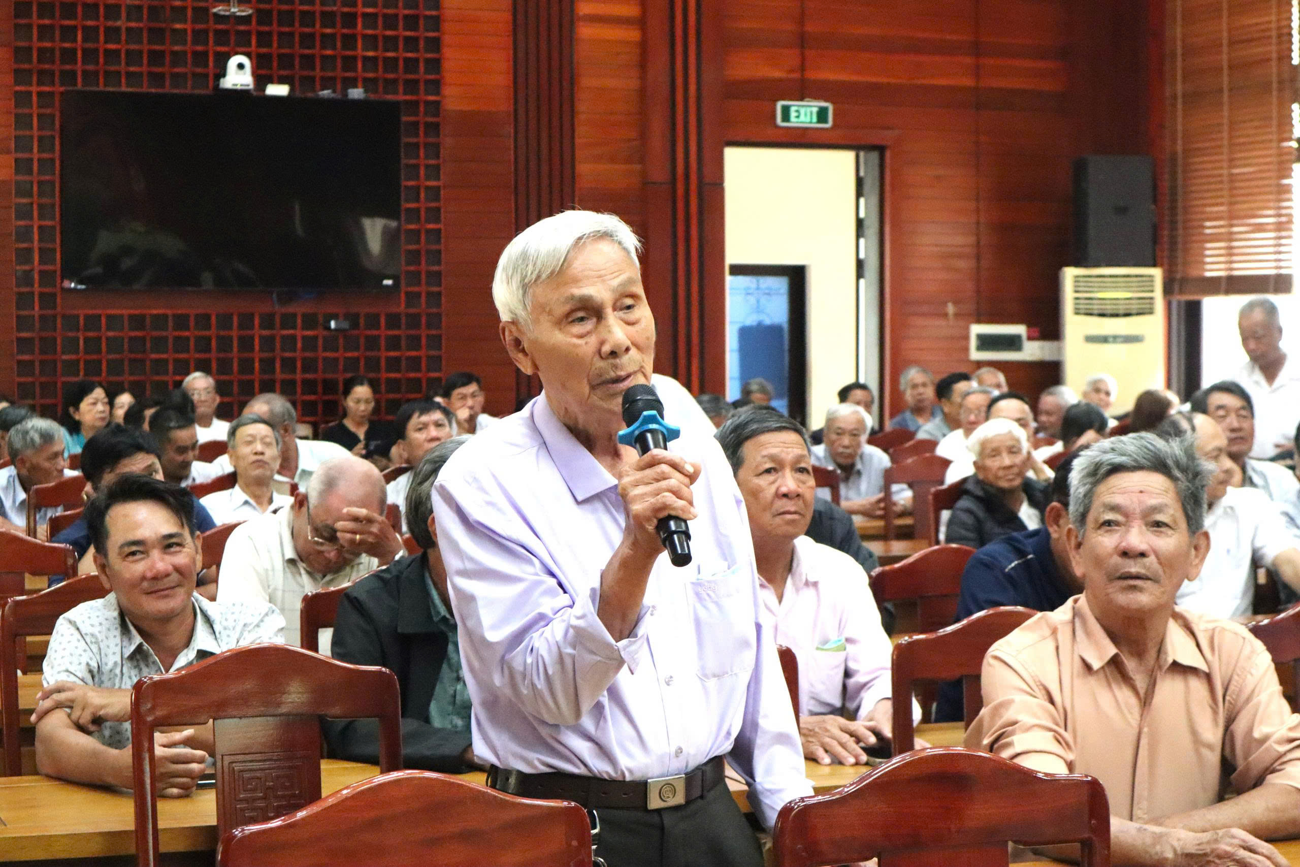 Chủ tịch Hội Luật gia Việt Nam trình bày cam kết trước cử tri Đà Nẵng- Ảnh 7.