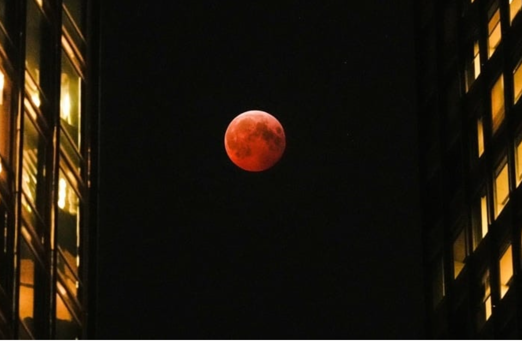 Tết Nguyên tiêu (3/3), Việt Nam ngắm trọn “trăng máu” cực hiếm, 3 năm sau mới được lặp lại - Ảnh 1.