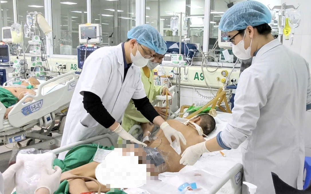 Nốt mụn nhỏ vùng mông gây sốc nhiễm khuẩn, suy đa tạng ở thanh niên 17 tuổi