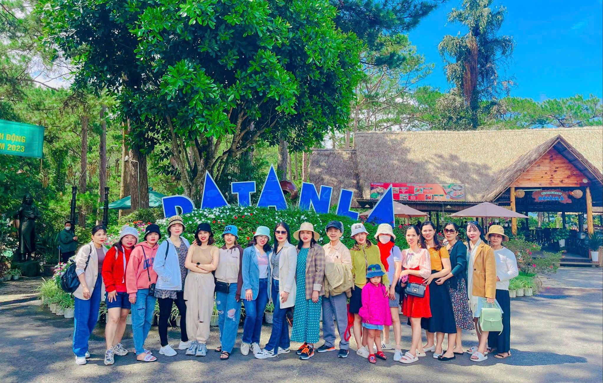 Đẩy mạnh kích cầu, mở rộng kết nối đường bộ du lịch lịch khi sân bay Liên Khương tạm đóng cửa - Ảnh 7.