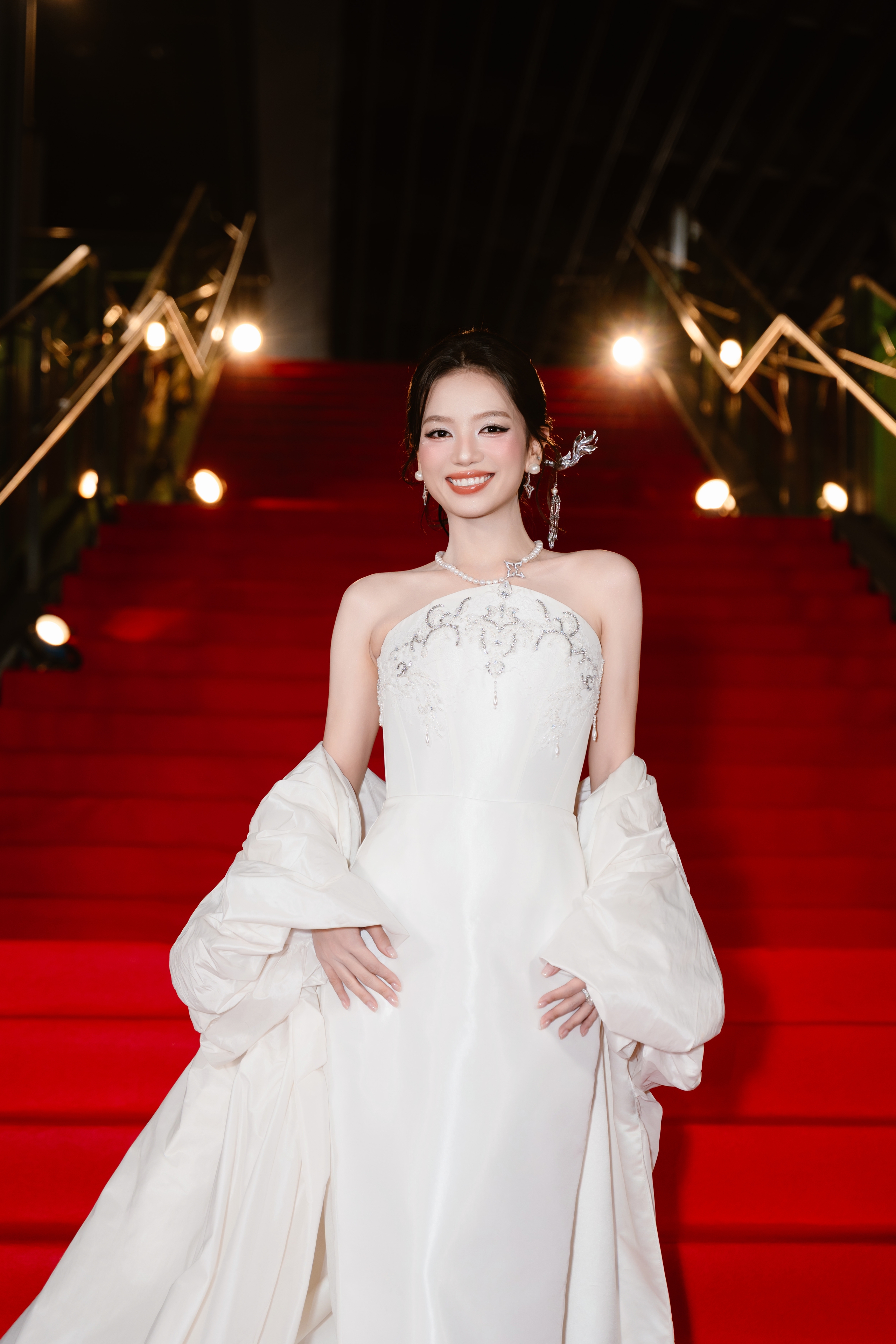 "Phượng hoàng tái sinh của Vbiz": Bị bỏ quên 10 năm, xuất hiện trở thành gương mặt được săn đón - Ảnh 6.