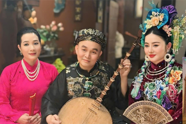 Nữ NSƯT nức tiếng showbiz trở th&agrave;nh "c&ocirc; d&acirc;u" ở tuổi xế chiều c&ugrave;ng danh h&agrave;i Xu&acirc;n Hinh g&acirc;y ch&uacute; &yacute; - Ảnh 1.