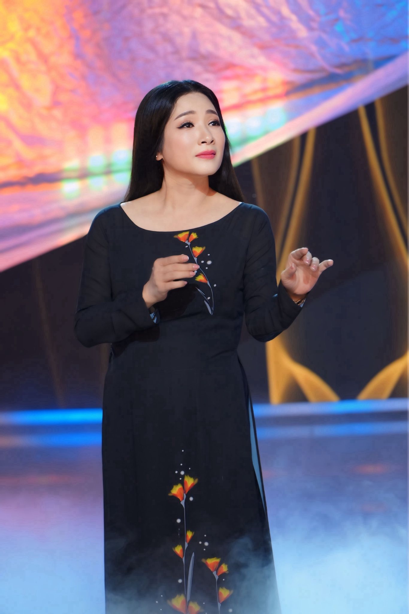 Nữ NSƯT nức tiếng showbiz trở thành "cô dâu" ở tuổi xế chiều cùng danh hài Xuân Hinh gây chú ý - Ảnh 5.