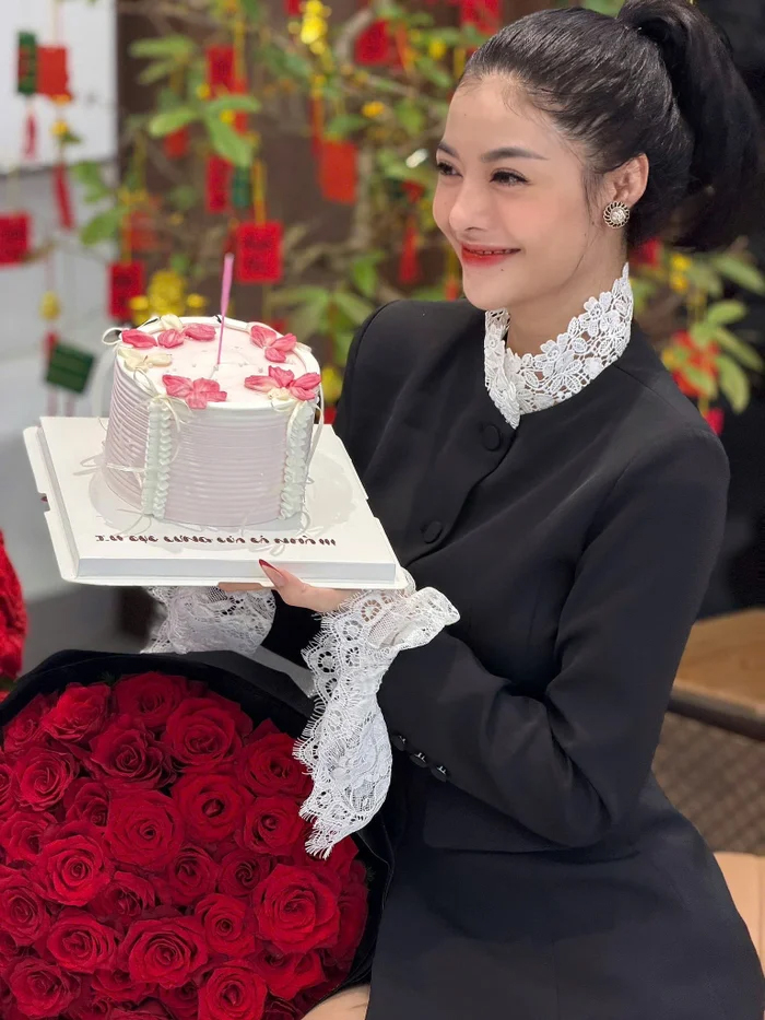 Á hậu Kiều Loan sau 7 năm đang quang: Nhan sắc thăng hạng, cuộc sống sang chảnh ở tuổi 26 - Ảnh 3.