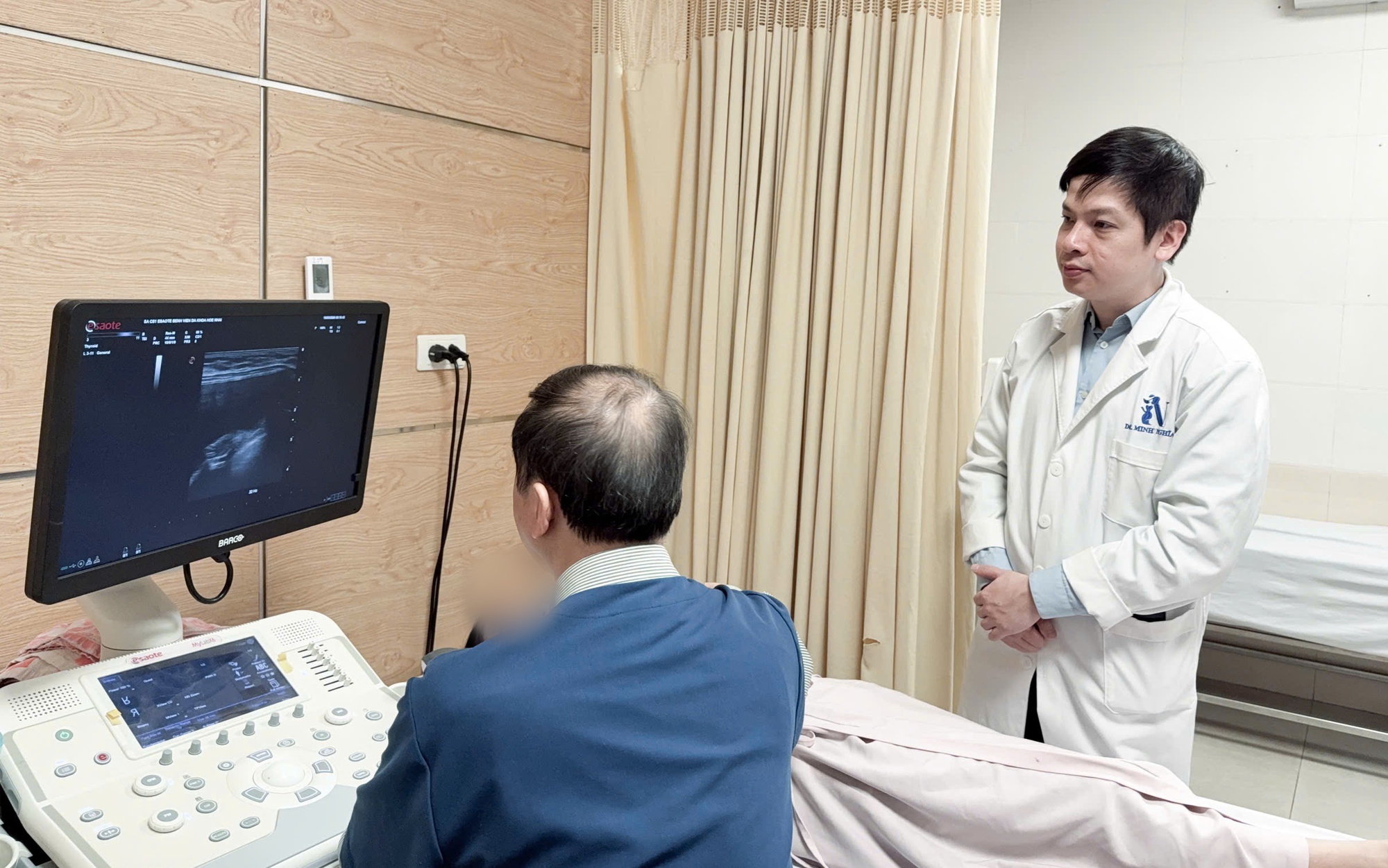 Túi ngực vỡ 1 năm mới phát hiện: Cảnh báo nguy cơ 'vỡ túi thầm lặng' sau nâng ngực