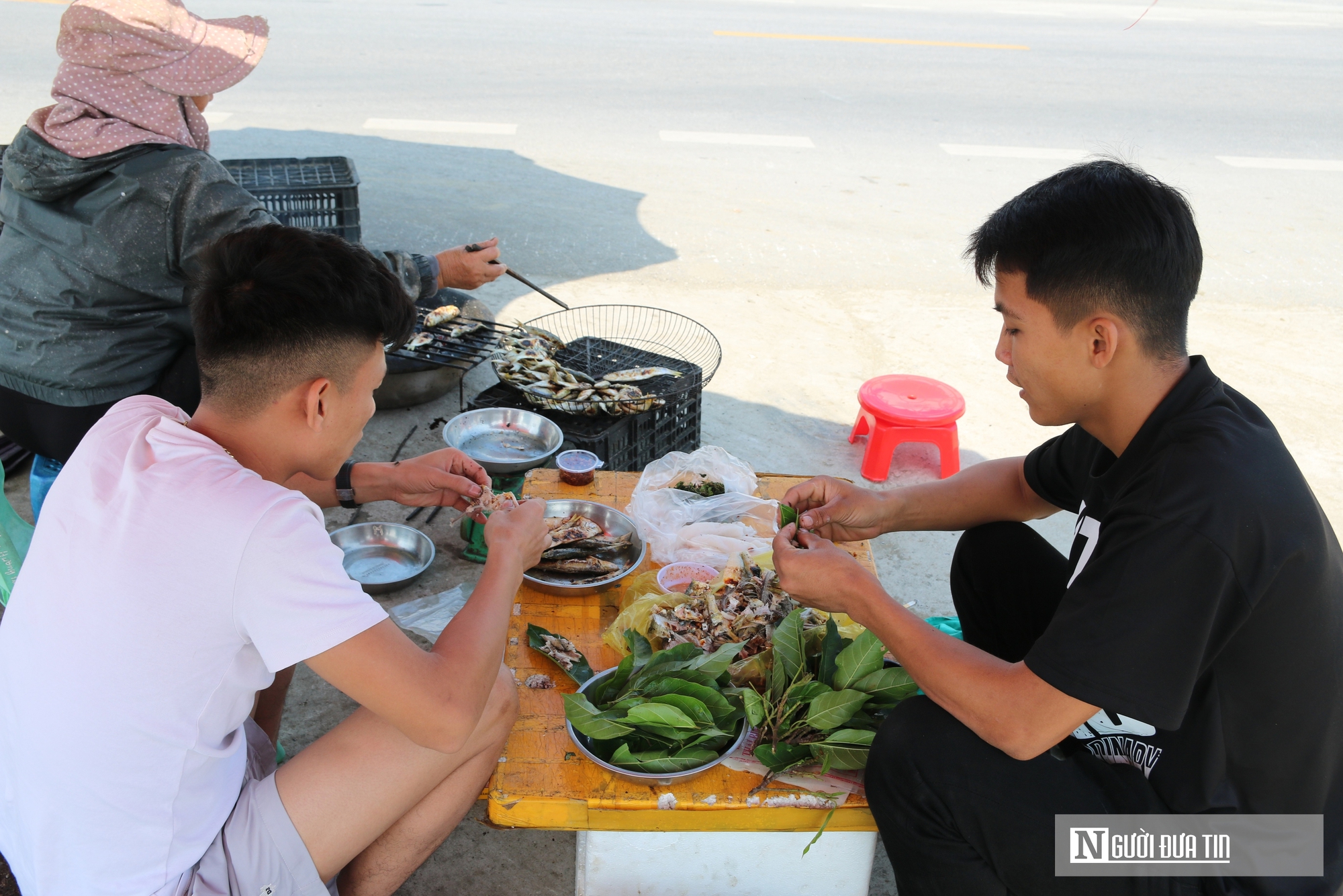 Loài cá "nhà nghèo", bổ dưỡng hút khách thập phương thưởng thức trực tiếp - Ảnh 11.