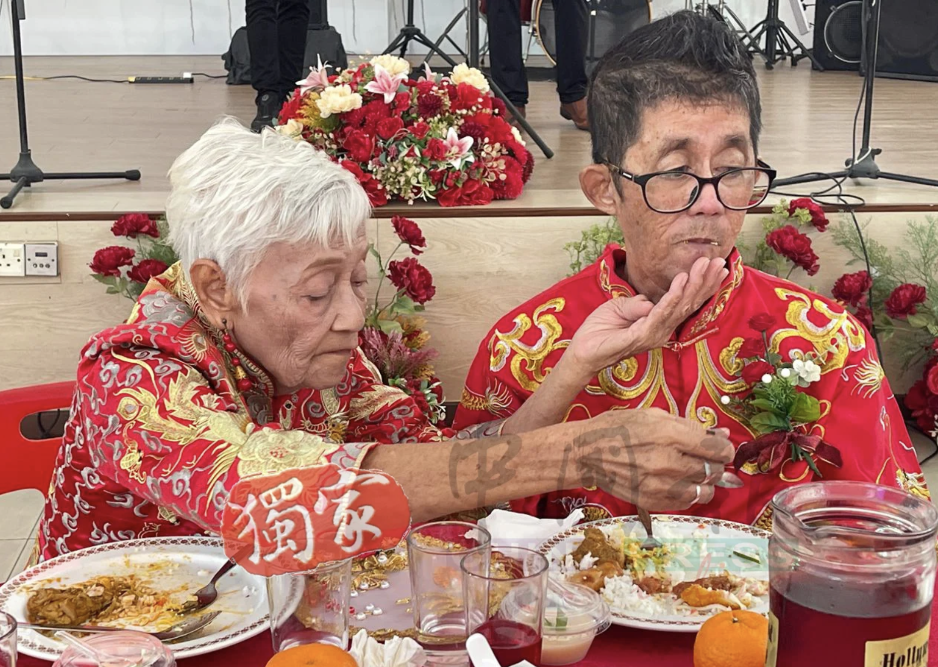 Cụ ông 67 kết hôn với cụ bà 91 tuổi sau 3 tháng hẹn hò - Ảnh 1.