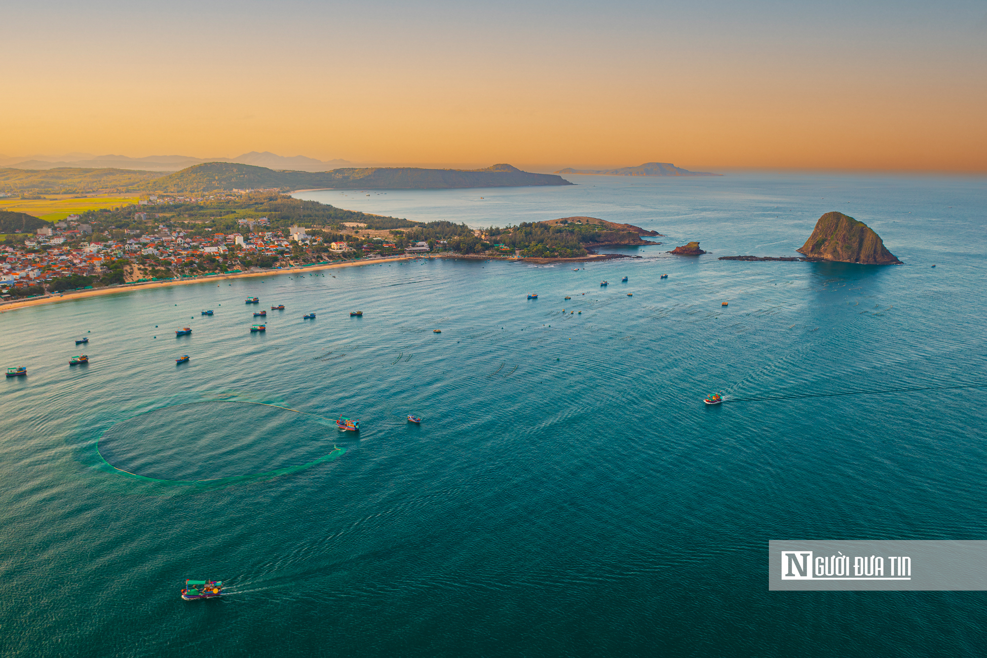 Du kh&aacute;ch &ugrave;n &ugrave;n đến check-in cung đường ven biển như tranh vẽ ở Đắk Lắk- Ảnh 20.