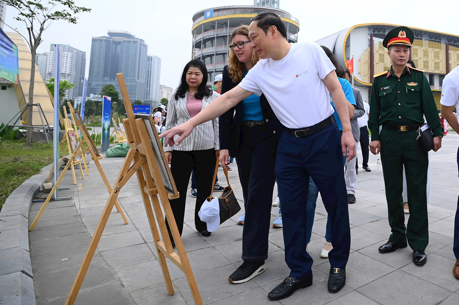 Cùng hành động bảo vệ nguồn nước, khí hậu và không khí xanh- Ảnh 3.