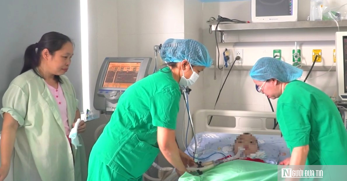 10 năm níu con khỏi lằn ranh sinh tử, người mẹ bật khóc khi con sắp về nhà- Ảnh 1. 10 năm níu con khỏi lằn ranh sinh tử, người mẹ bật khóc khi con sắp về nhà- Ảnh 1.