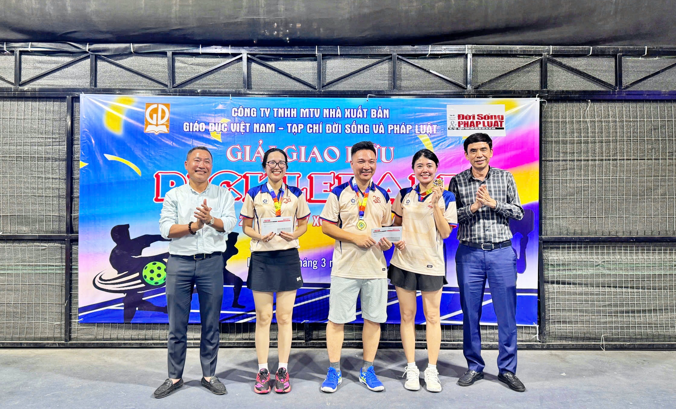 Sôi nổi giải giao hữu Pickleball nhân kỷ niệm 25 năm Tạp chí Đời sống và Pháp luật- Ảnh 14. Sôi nổi giải giao hữu Pickleball nhân kỷ niệm 25 năm Tạp chí Đời sống và Pháp luật- Ảnh 14.