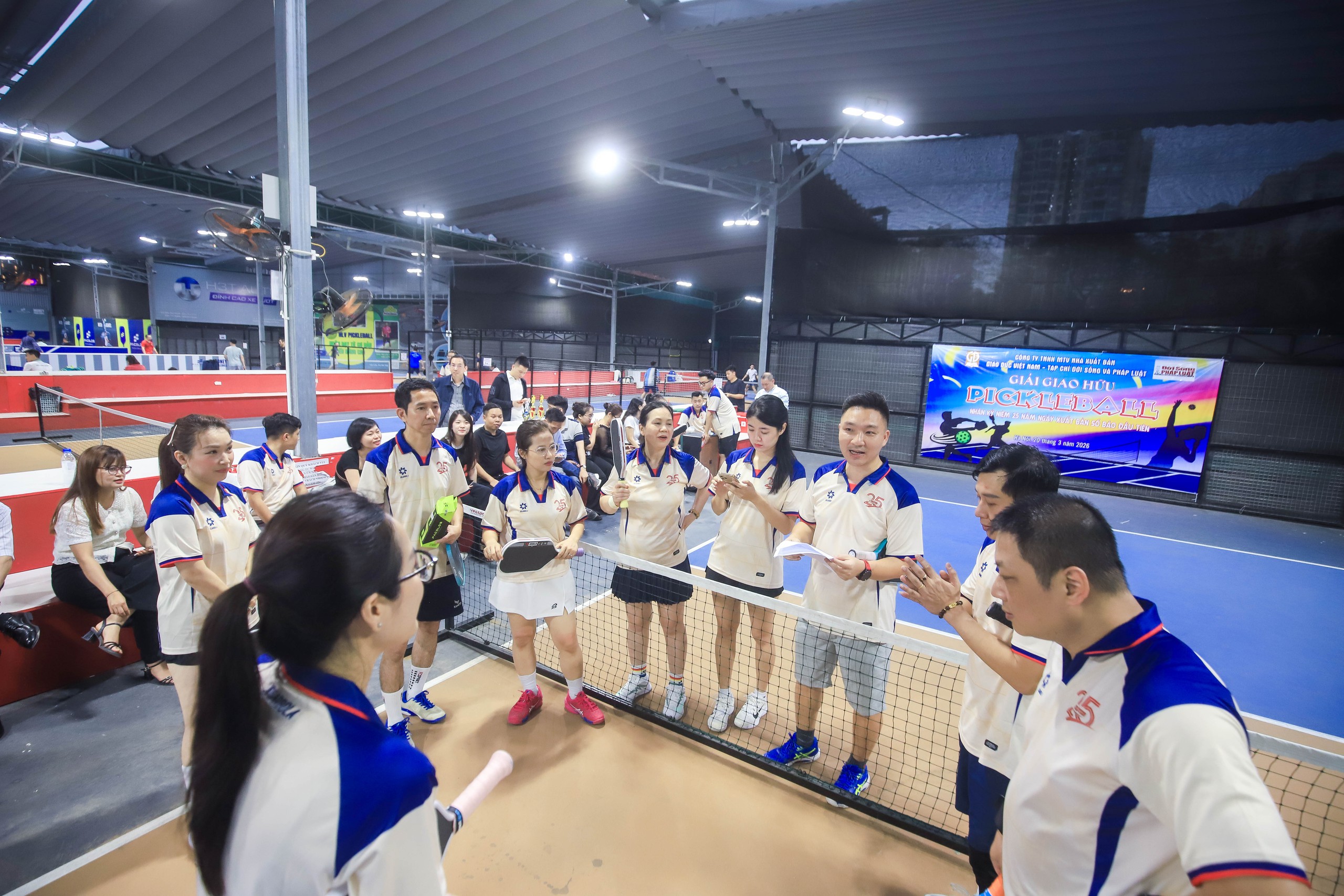 Sôi nổi giải giao hữu Pickleball nhân kỷ niệm 25 năm Tạp chí Đời sống và Pháp luật- Ảnh 3. Sôi nổi giải giao hữu Pickleball nhân kỷ niệm 25 năm Tạp chí Đời sống và Pháp luật- Ảnh 3.