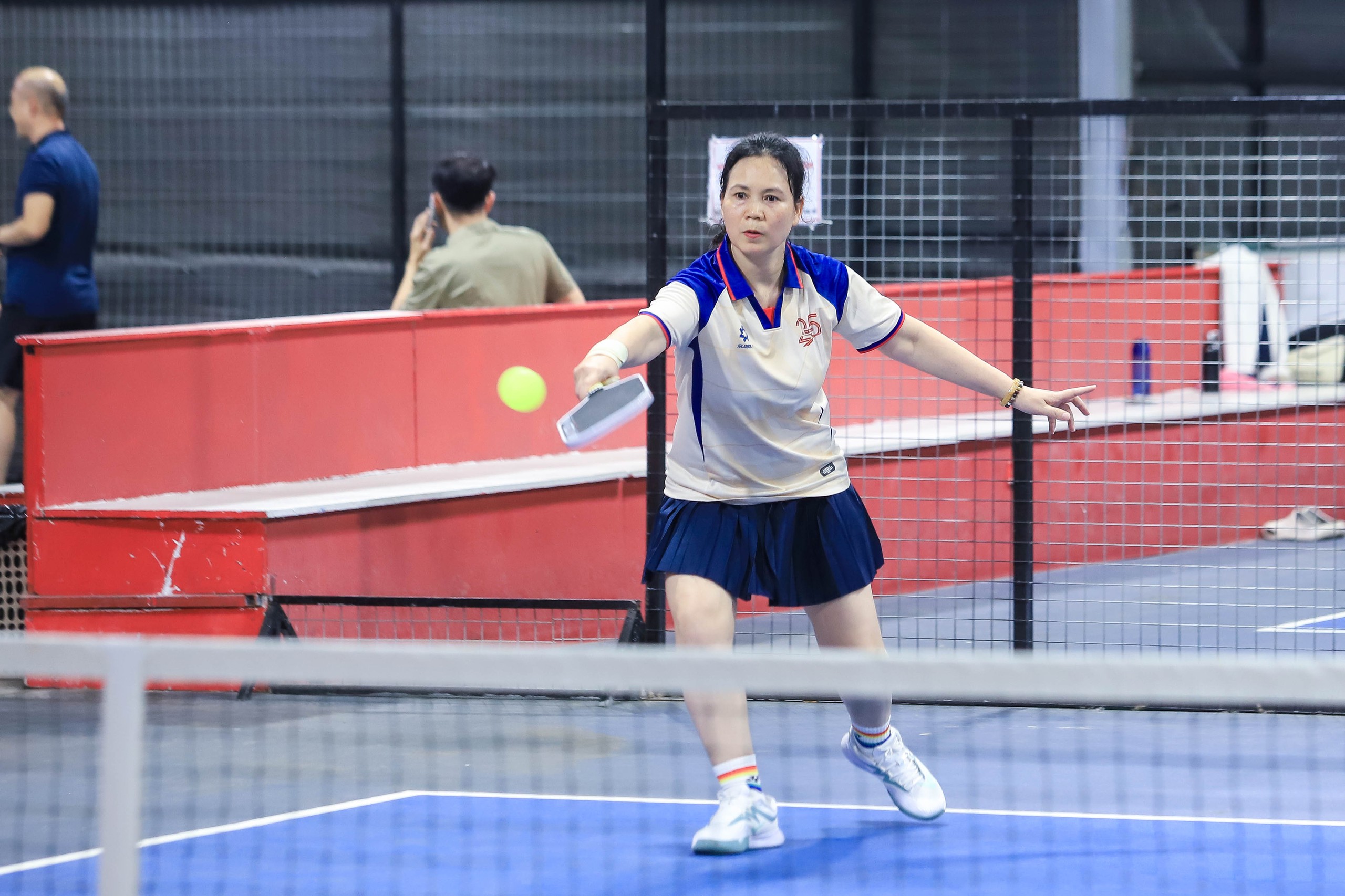 Sôi nổi giải giao hữu Pickleball nhân kỷ niệm 25 năm Tạp chí Đời sống và Pháp luật- Ảnh 5. Sôi nổi giải giao hữu Pickleball nhân kỷ niệm 25 năm Tạp chí Đời sống và Pháp luật- Ảnh 5.