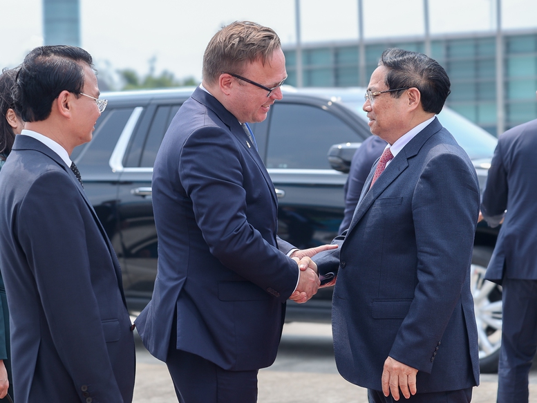 Thủ tướng Phạm Minh Chính lên đường thăm chính thức Liên bang Nga- Ảnh 1.