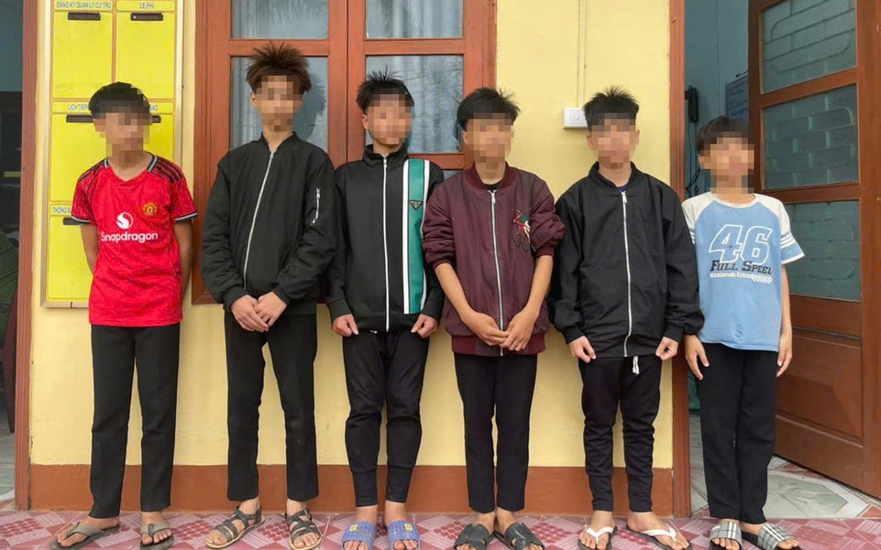 Quảng Trị: 6 thiếu niên ném đá làm vỡ kính 4 ô tô trên cao tốc, thiệt hại 55 triệu đồng