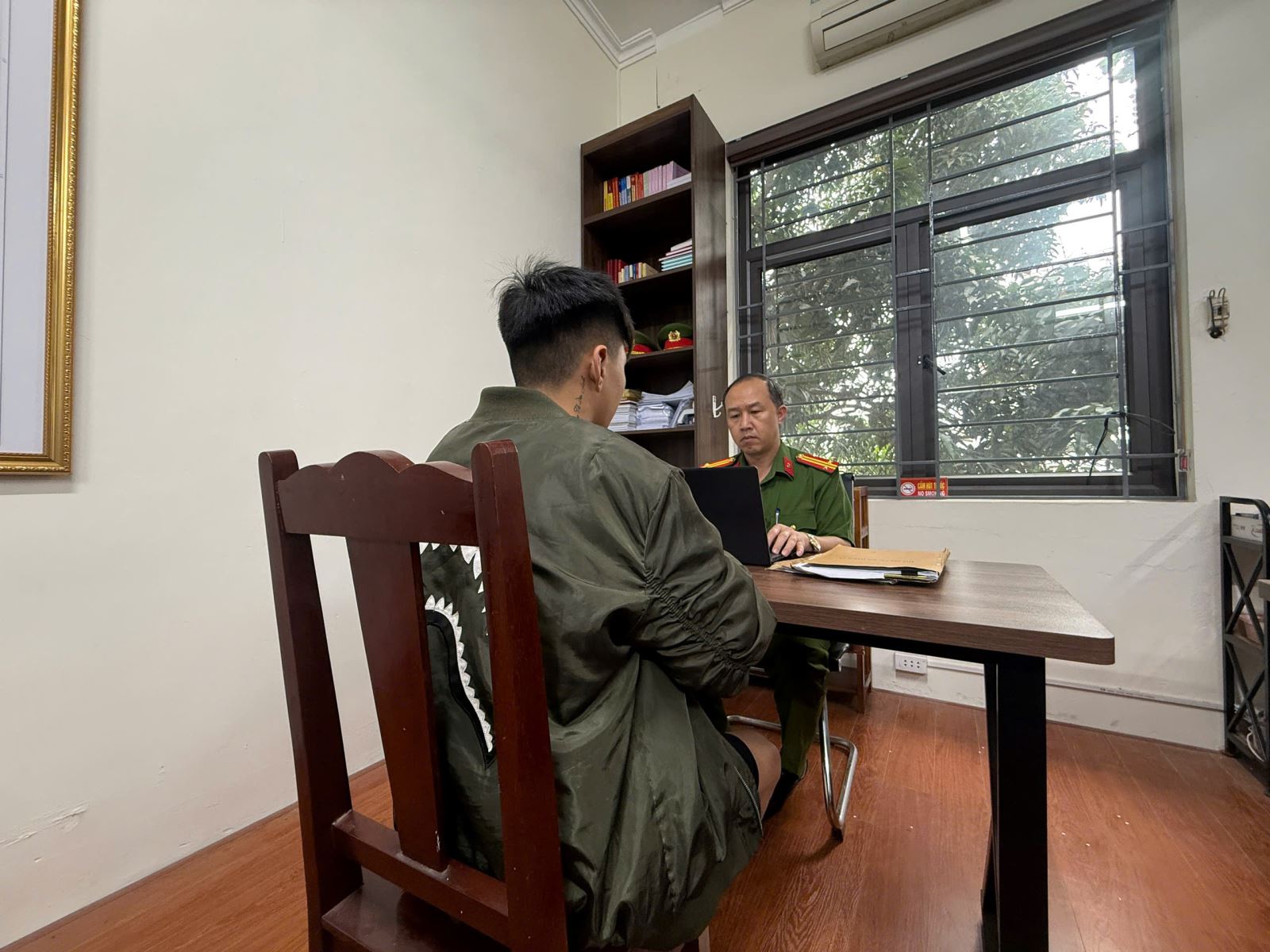 Triệt phá vụ mua bán người dưới 16 tuổi, khởi tố 5 đối tượng - Ảnh 2.