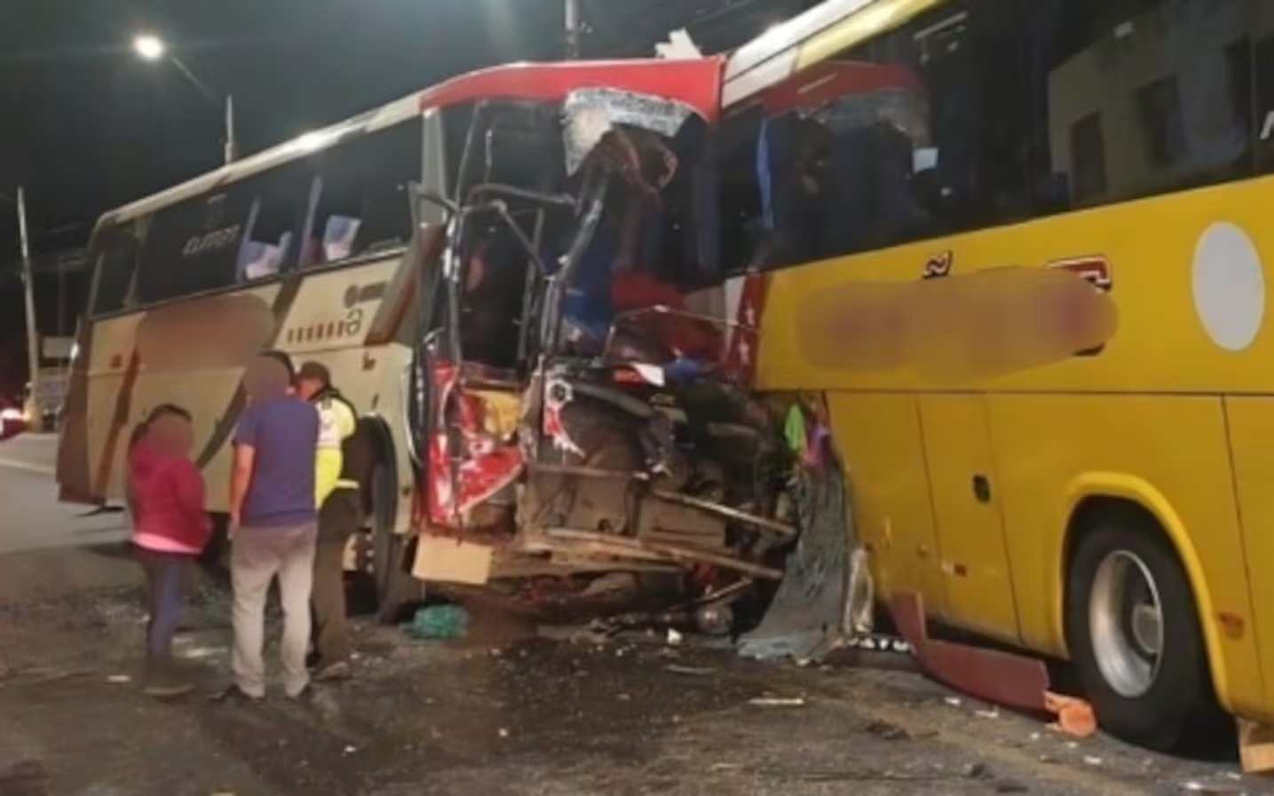 Tai nạn giao thông thảm khốc ở Ecuador: 5 người chết, 21 người bị thương sau vụ va chạm xe buýt