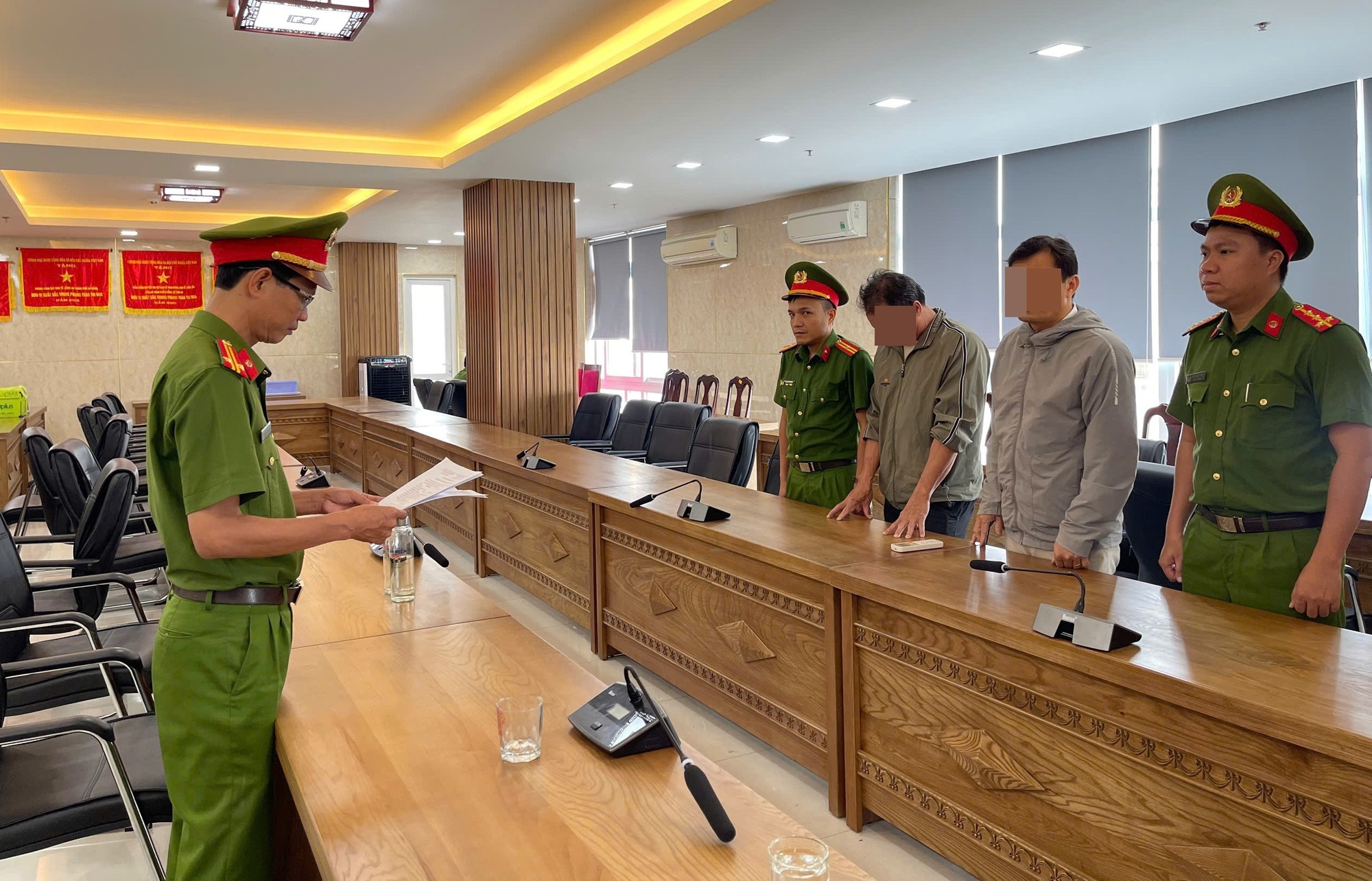 Khởi tố hàng loạt chủ doanh nghiệp mua trái phép hóa đơn giá trị gia tăng - Ảnh 1.