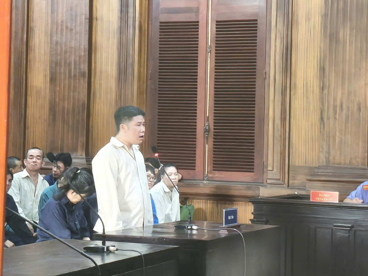 Đường dây mua bán ma túy hoạt động thời gian dài nhờ được « bảo kê » - Ảnh 2.