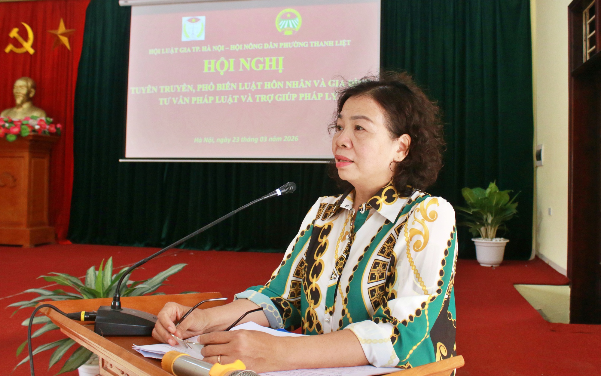 Vợ không có quyền ngăn cản chồng nhận con riêng theo quy định pháp luật