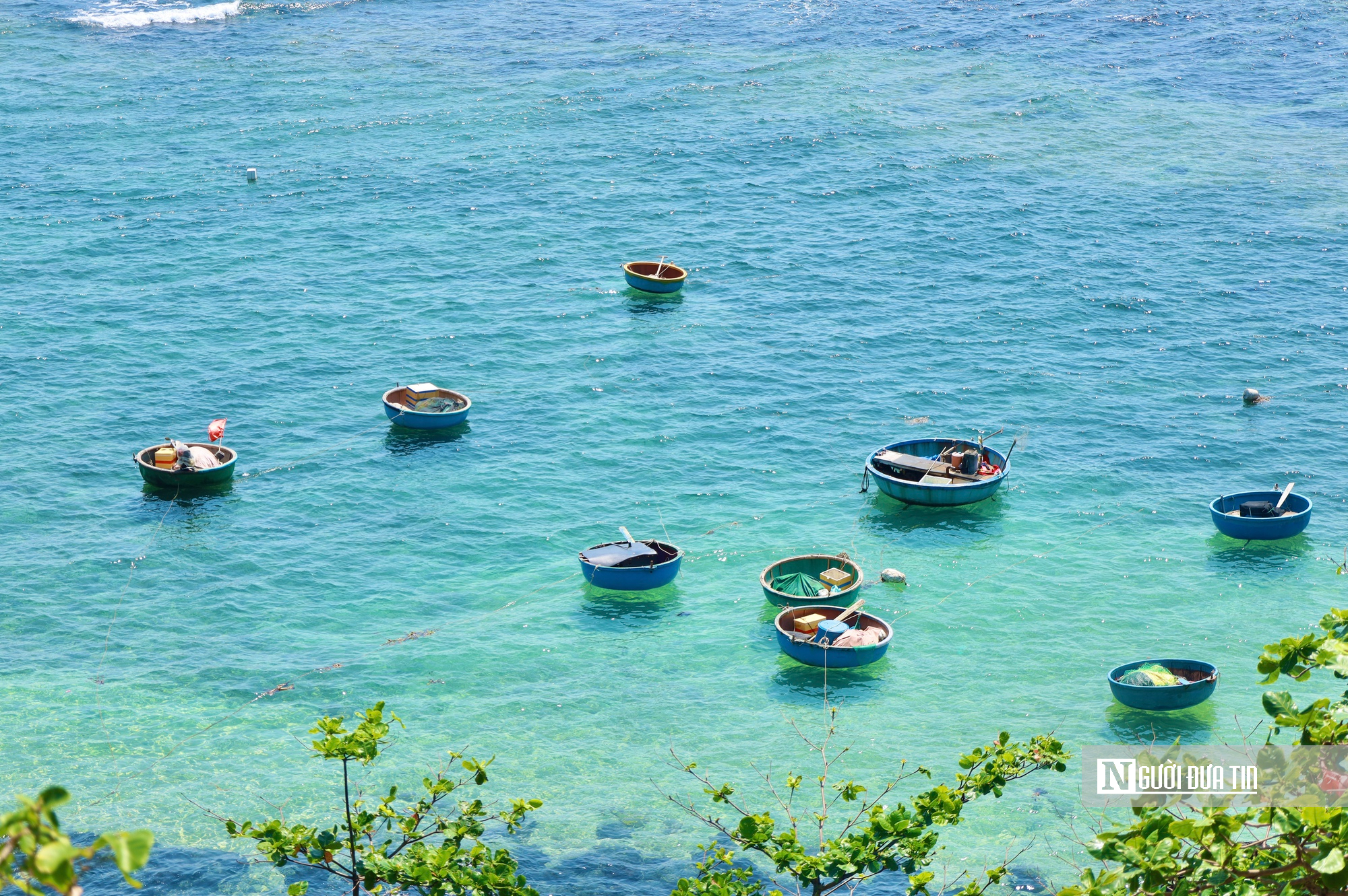 Ngọn hải đăng mang tên lạ bên bờ biển Quảng Ngãi hút khách check-in- Ảnh 14.