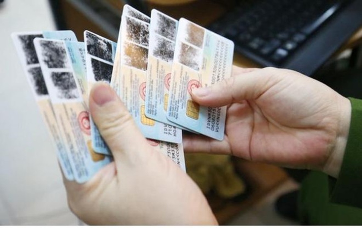 Bộ Công an đề xuất phạt đến 100 triệu đồng nếu mở, duy trì tài khoản số bằng định danh giả mạo - Ảnh 1.