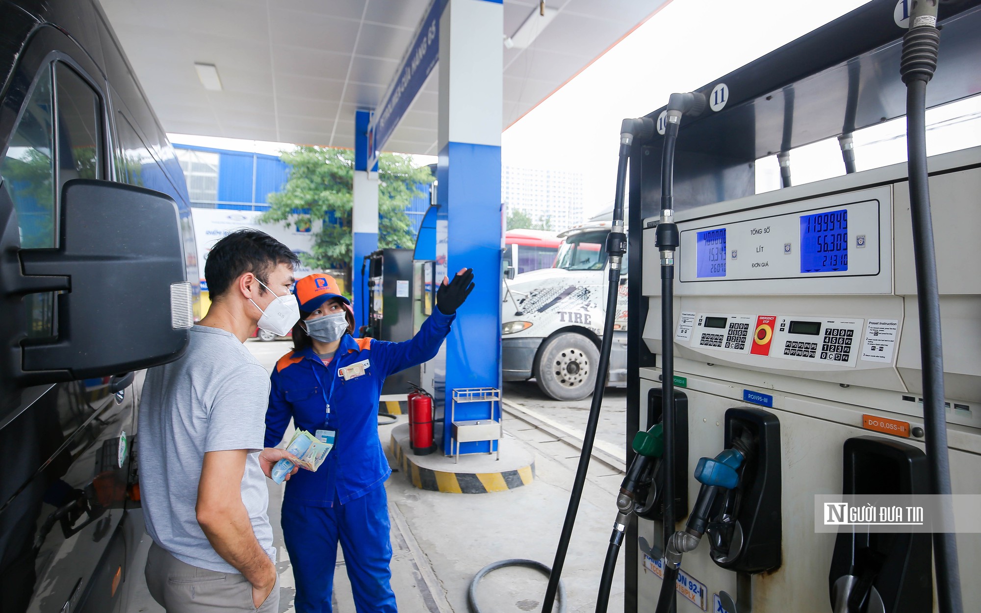 Bộ Tài chính đề xuất giảm 50% thuế bảo vệ môi trường với xăng dầu
