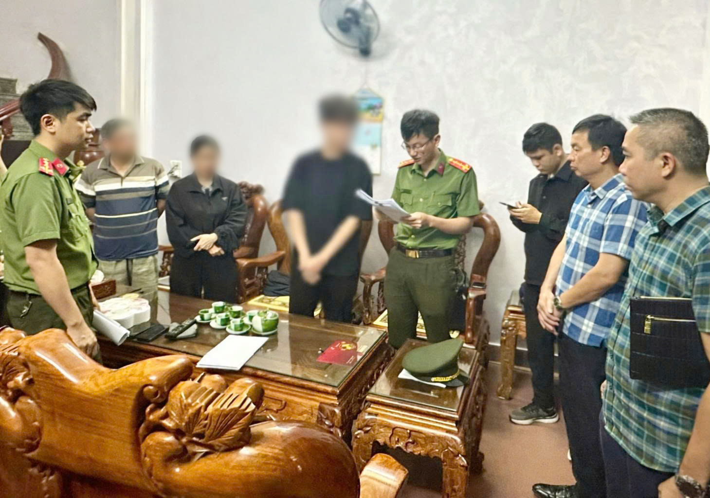 Nam sinh lớp 12 tổ chức đánh cắp dữ liệu 94.000 máy tính, thu lợi hàng chục tỷ đồng - Ảnh 1.