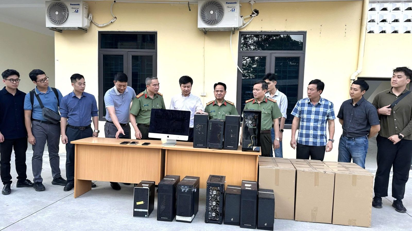 Nam sinh lớp 12 tổ chức đánh cắp dữ liệu 94.000 máy tính, thu lợi hàng chục tỷ đồng - Ảnh 3.