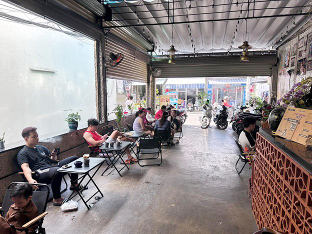 NSƯT C&aacute;t Tường phải đ&oacute;ng cửa qu&aacute;n cafe sau gần 1 năm mở b&aacute;n - Ảnh 2.