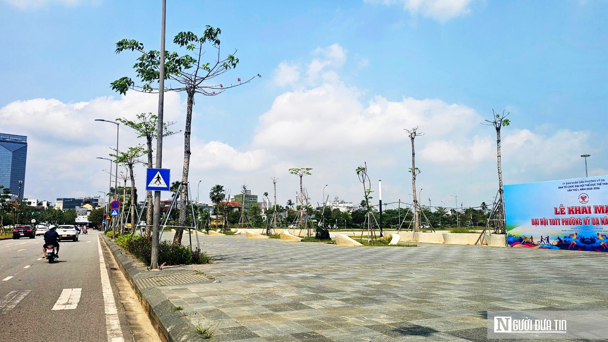 Ảnh: Quảng trường gần 200 tỷ đồng ở Huế gấp rút hoàn thiện trước ngày bàn giao 30/4 - Ảnh 5.