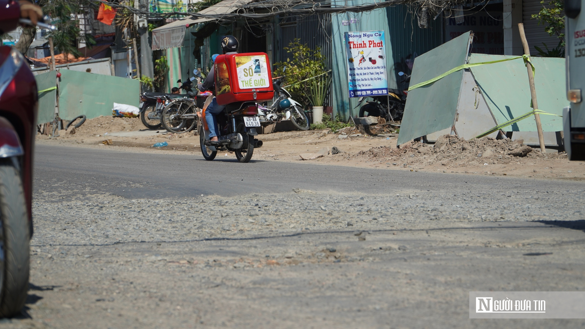Bụi m&ugrave; mịt, d&acirc;n &ldquo;chịu trận&rdquo;, nh&agrave; thầu ngừng thi c&ocirc;ng, l&atilde;nh đạo tỉnh L&acirc;m Đồng v&agrave;o cuộc- Ảnh 3.