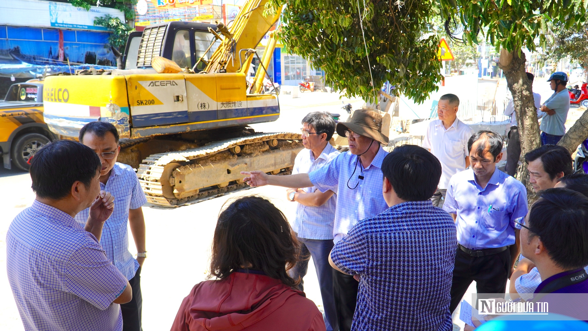 Bụi m&ugrave; mịt, d&acirc;n &ldquo;chịu trận&rdquo;, nh&agrave; thầu ngừng thi c&ocirc;ng, l&atilde;nh đạo tỉnh L&acirc;m Đồng v&agrave;o cuộc- Ảnh 5.