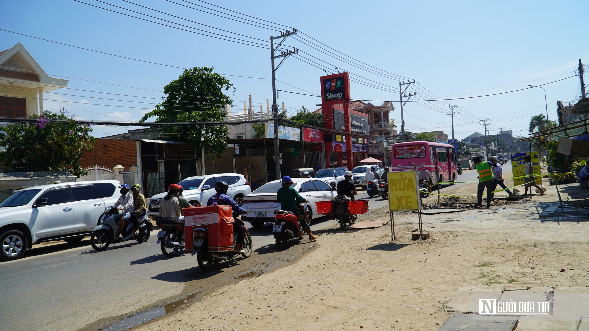 Bụi m&ugrave; mịt, d&acirc;n &ldquo;chịu trận&rdquo;, nh&agrave; thầu ngừng thi c&ocirc;ng, l&atilde;nh đạo tỉnh L&acirc;m Đồng v&agrave;o cuộc- Ảnh 7.