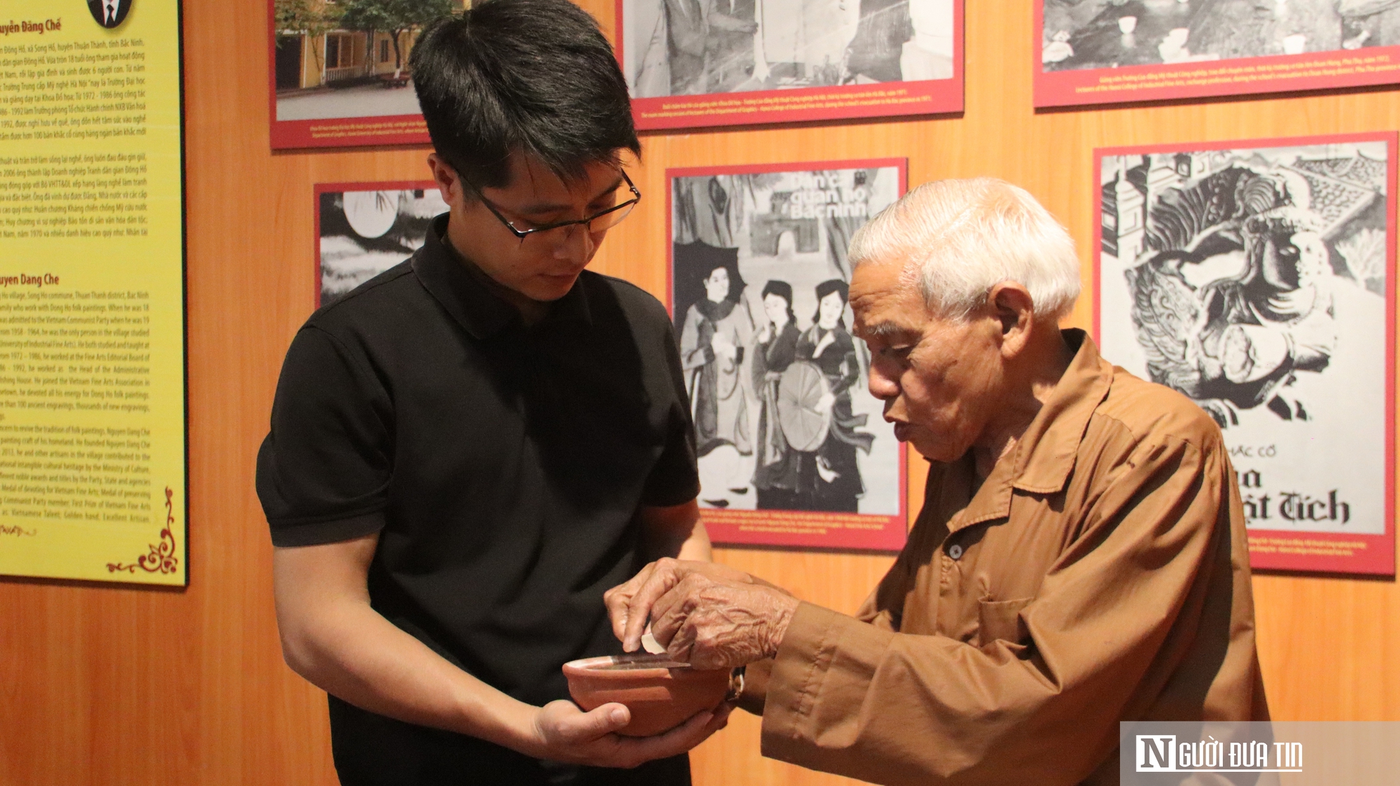 Làng tranh Đông Hồ rộn ràng trước giờ khắc được thế giới gọi tên - Ảnh 3. Làng tranh Đông Hồ rộn ràng trước giờ khắc được thế giới gọi tên - Ảnh 3.