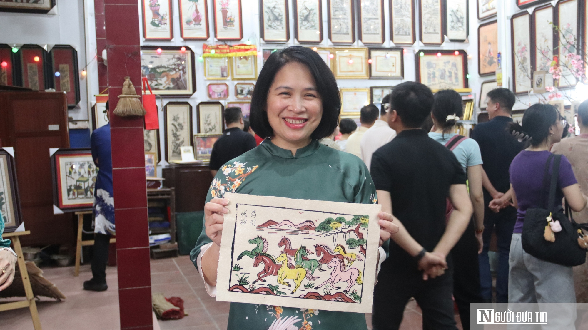 Làng tranh Đông Hồ rộn ràng trước giờ khắc được thế giới gọi tên - Ảnh 5. Làng tranh Đông Hồ rộn ràng trước giờ khắc được thế giới gọi tên - Ảnh 5.