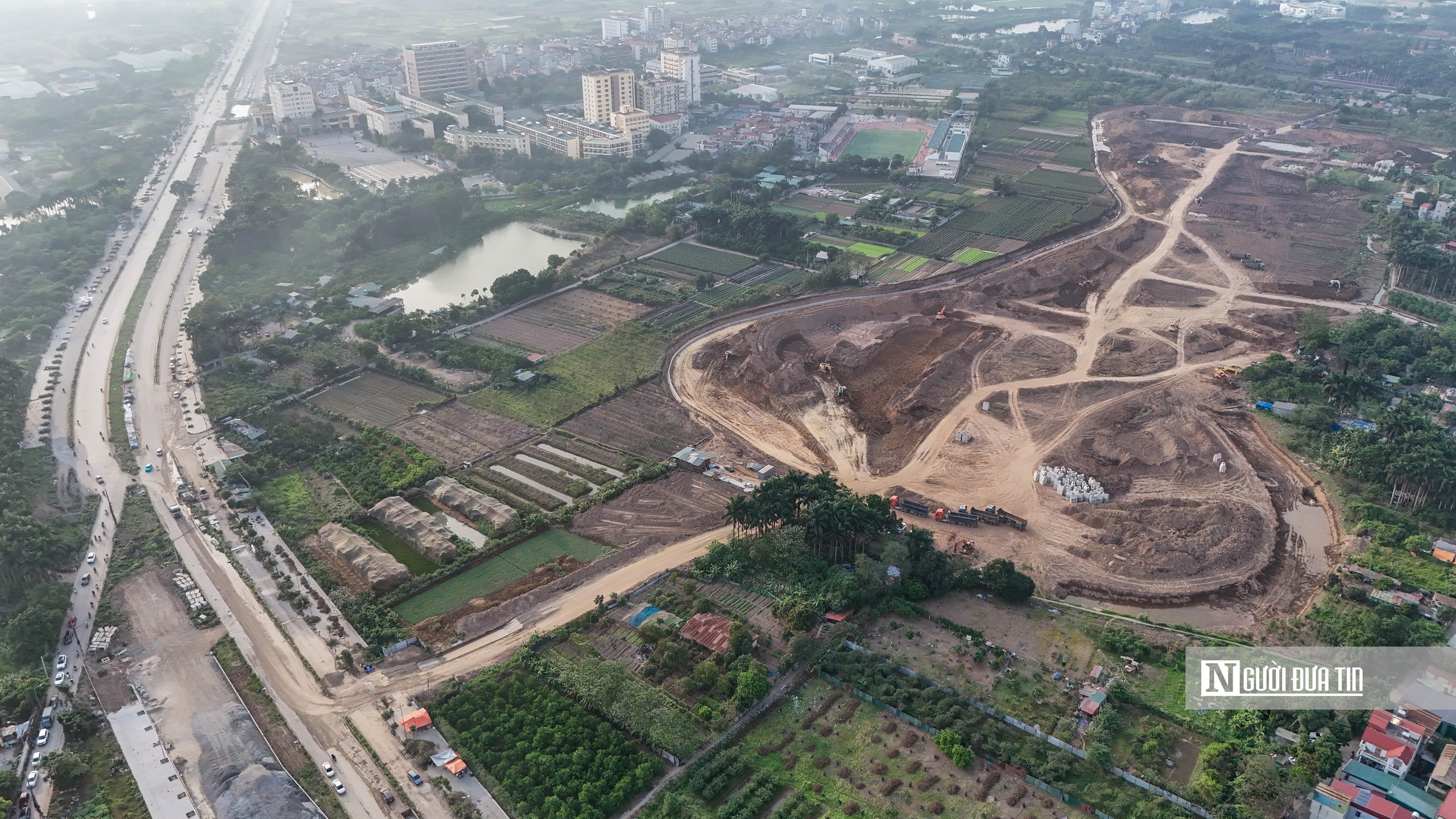 Thăm c&ocirc;ng trường thi c&ocirc;ng hồ điều h&ograve;a trị gi&aacute; hơn 700 tỷ đồng ở H&agrave; Nội - Ảnh 2.