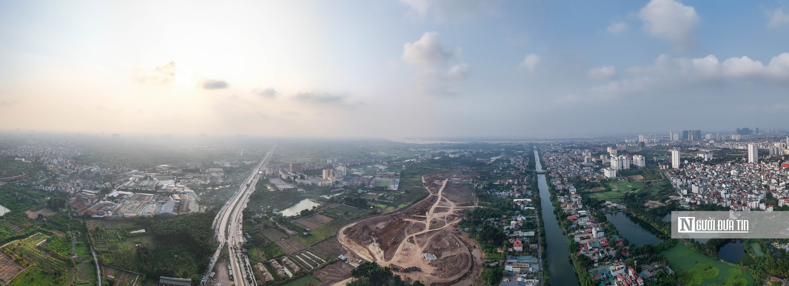 Thăm c&ocirc;ng trường thi c&ocirc;ng hồ điều h&ograve;a trị gi&aacute; hơn 700 tỷ đồng ở H&agrave; Nội - Ảnh 1.