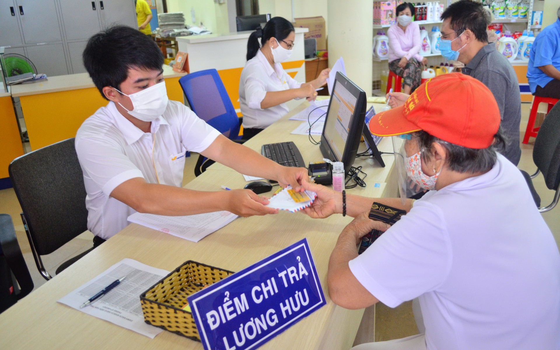 Chi tiết lịch chi trả lương hưu, trợ cấp th&aacute;ng 4/2026 tr&ecirc;n cả nước người hưởng lưu &yacute; - Ảnh 2.