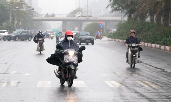 Kh&ocirc;ng kh&iacute; lạnh tăng cường tr&agrave;n về miền Bắc trước khi đợt nắng n&oacute;ng dồn dập ập đến - Ảnh 1.