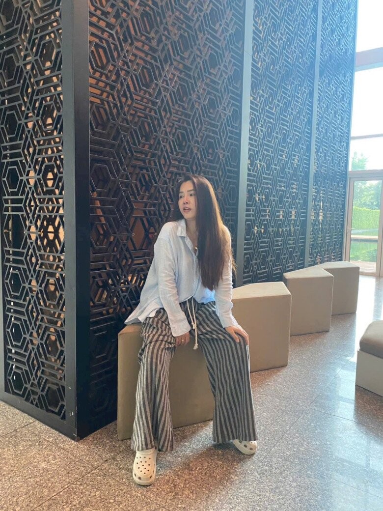 Bà nội U60 đi với con trai toàn bị "nhận nhầm" là vợ chồng, sở hữu vẻ đẹp vượt thời gian - Ảnh 16.