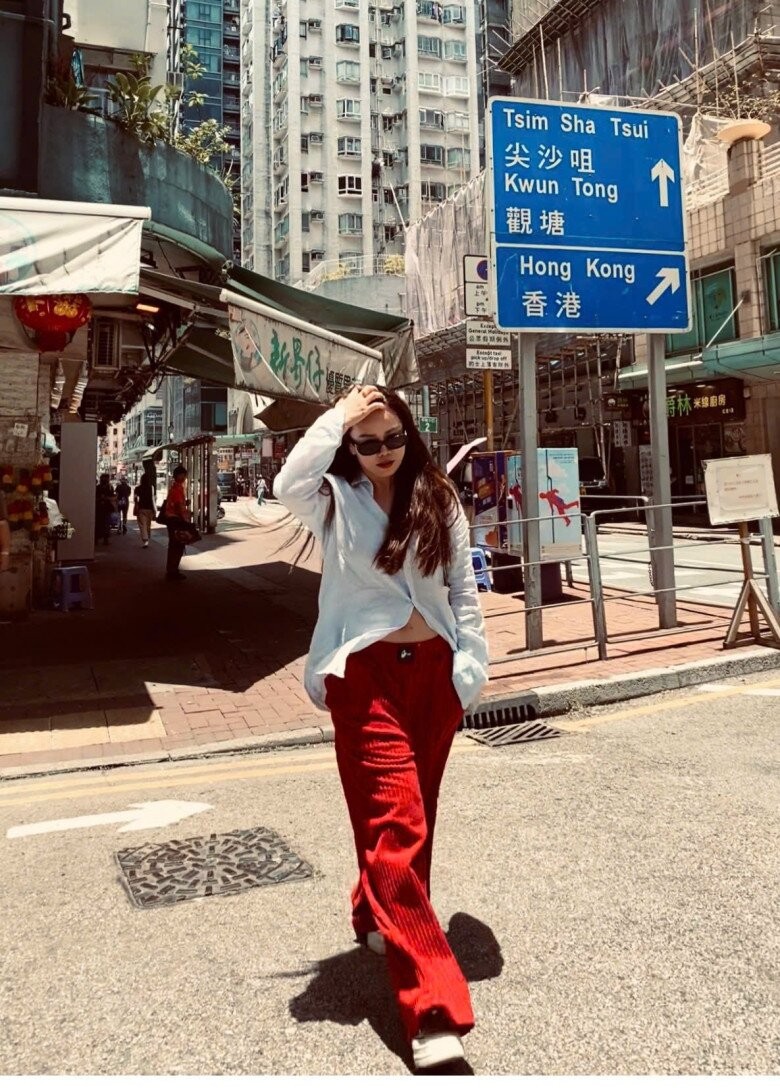 Bà nội U60 đi với con trai toàn bị "nhận nhầm" là vợ chồng, sở hữu vẻ đẹp vượt thời gian - Ảnh 15.