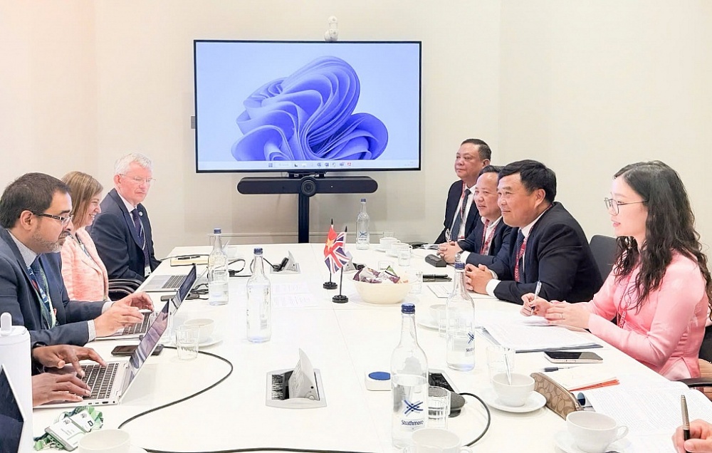 Việt Nam - Anh v&agrave; Bắc Ireland k&yacute; Hiệp định hợp t&aacute;c v&agrave; hỗ trợ h&agrave;nh ch&iacute;nh lẫn nhau trong lĩnh vực hải quan - Ảnh 2.