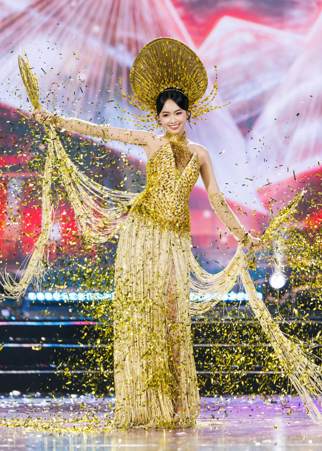 Chung khảo Miss World Vietnam 2025: D&agrave;n th&iacute; sinh khoe sắc v&oacute;c n&oacute;ng bỏng - Ảnh 4.